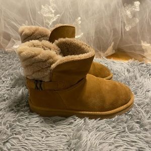 Short uggs size 5